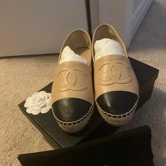 ✨❗️SOLD❗️CHANEL ESPADRILLE✨ - Picture 4 of 7